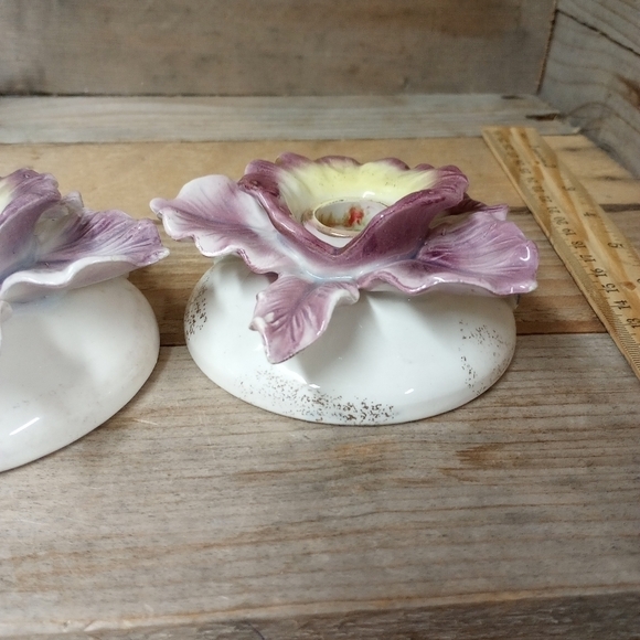 Set of 2 Vintage Commodore Porcelain Taper Candlesticks Purple Flower Gold Trim - Picture 2 of 9